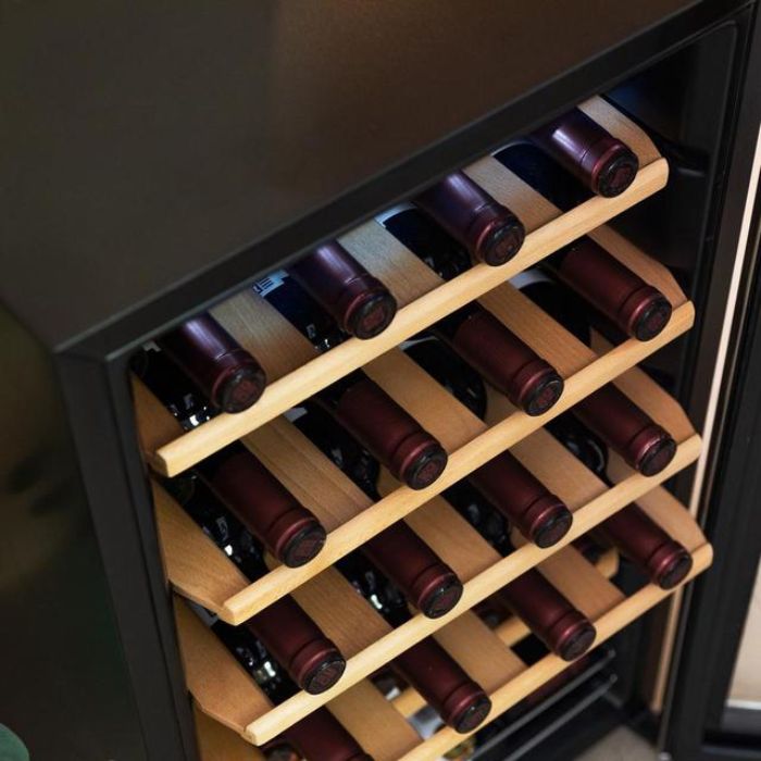 Bolero GrandSommelier 2450  Cantinetta nera e Inox 24 bottiglie sistema di raffreddamento a compressore temperatura regolabile