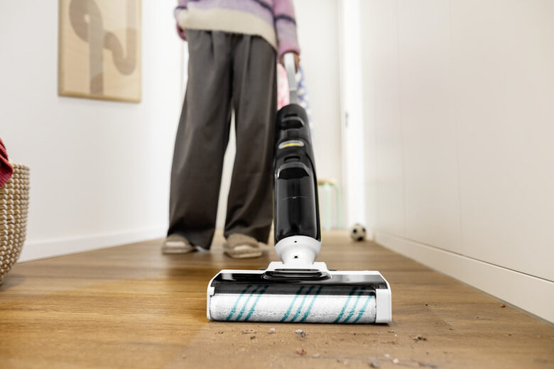 Kärcher FCV 4 Dry Pet & Home Aspirapolvere 3-in-1 Batteria Secco e bagnato Senza sacchetto Nero