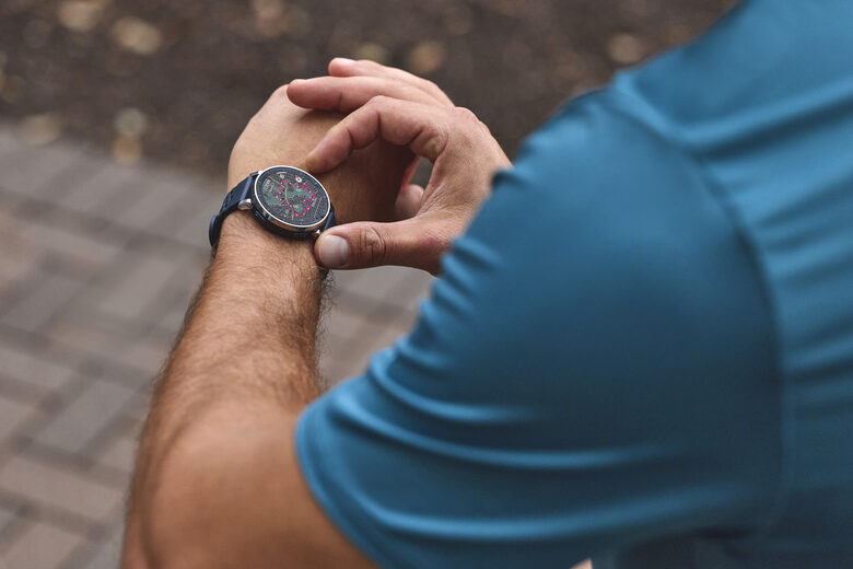 Amazfit W2558GL2N smartwatch e orologio sportivo 3,35 cm (1.32") AMOLED Digitale 466 x 466 Pixel Touch screen Argento GPS (satellitare)