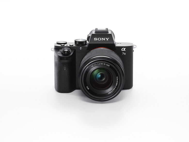 Sony α Alpha 7 II, fotocamera mirrorless con obiettivo 28-70mm, attacco E, sensore full-frame, 24.3 MP