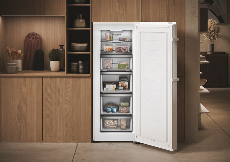 Haier H4F226WEH1 Congelatore Verticale a Libera Installazione 226 L E Bianco