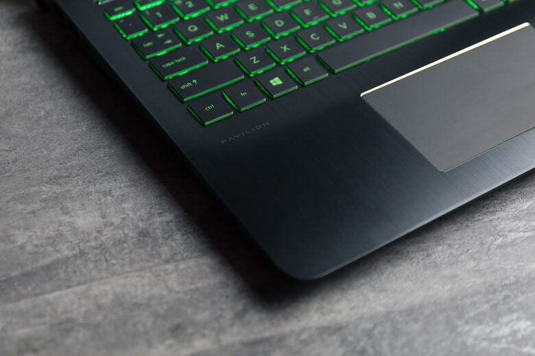 HP Pavilion Power 15-cb028nl Computer portatile 39,6 cm (15.6") Full HD Intel® Core™ i7 di settima generazione 8 GB DDR4-SDRAM 1128 GB HDD+SSD NVIDIA® GeForce® GTX 1050 Windows 10 Home Nero
