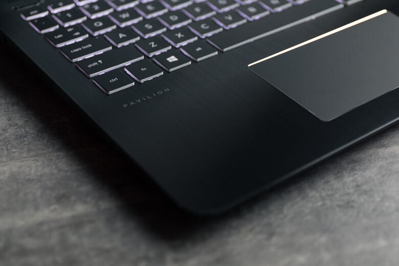 HP Pavilion Power 15-cb028nl Computer portatile 39,6 cm (15.6") Full HD Intel® Core™ i7 di settima generazione 8 GB DDR4-SDRAM 1128 GB HDD+SSD NVIDIA® GeForce® GTX 1050 Windows 10 Home Nero