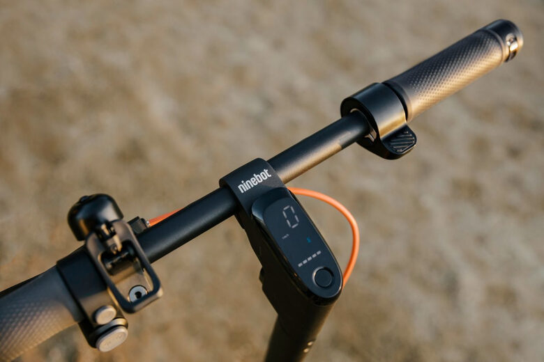 Ninebot by Segway KickScooter F2 Pro E 25 km/h Nero