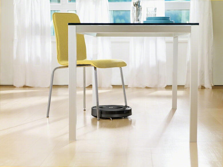 iRobot Roomba 676 Aspirapolvere Robot 0,6 L Senza sacchetto Nero