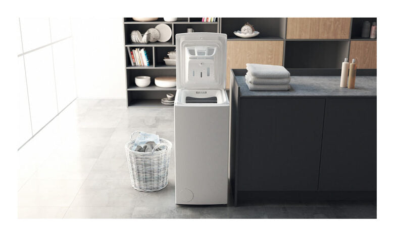 Hotpoint Ariston WMTG725BIT Lavatrice A Carica Dall'alto Libera Installazione 7 Kg, 1200 Giri, Antimacchia, Classe B, Bianco