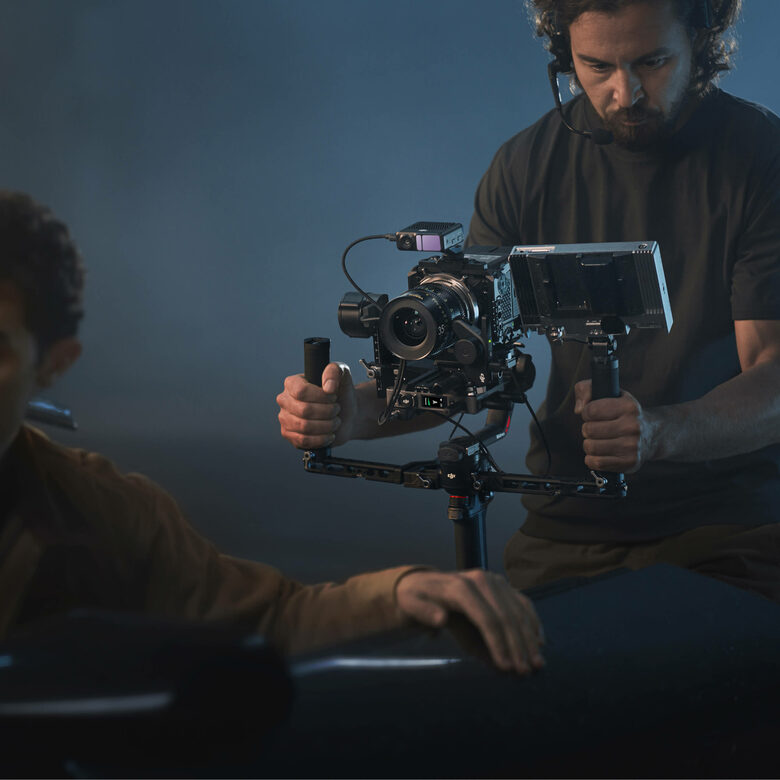 DJI RS 4 Pro Combo Stabilizzatore d’immagine Nero