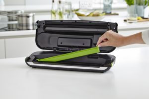 FoodSaver FFS015X macchina per sottovuoto 800 mbar Nero, Argento