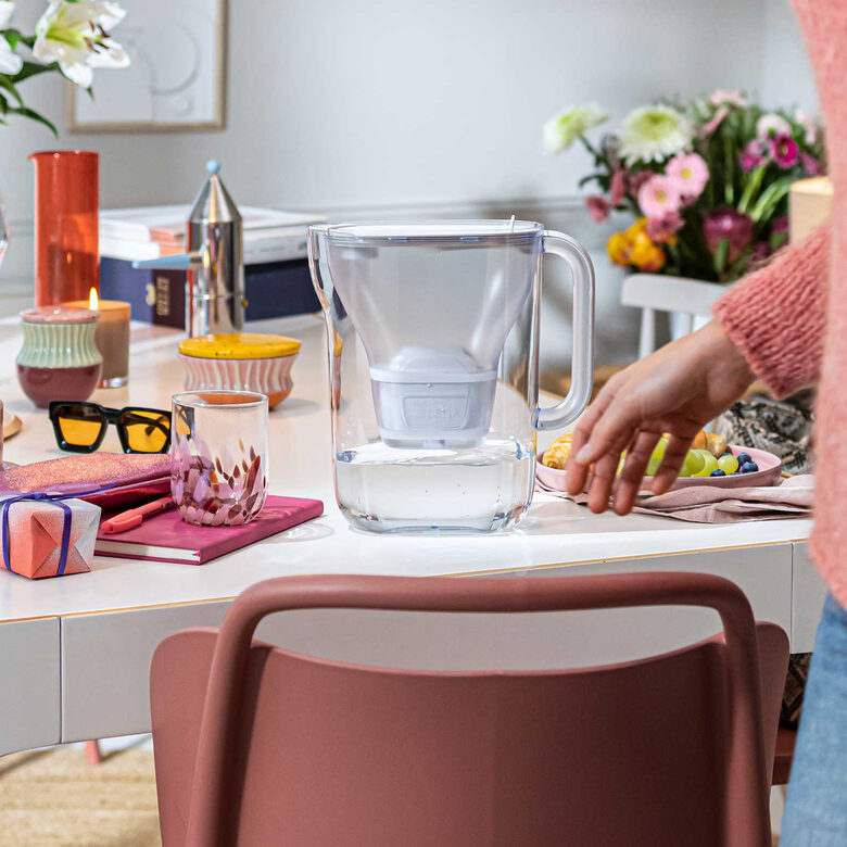 Brita Style Essential Caraffa filtrante 2,4 L Trasparente, Bianco