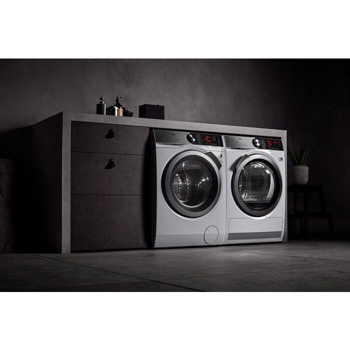 AEG L8FC96BQ lavatrice Caricamento frontale 9 kg 1600 Giri/min B Bianco