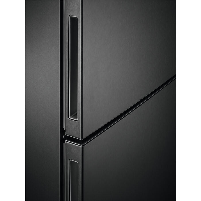 AEG RCB736E5MB frigorifero con congelatore Libera installazione 367 L E Nero