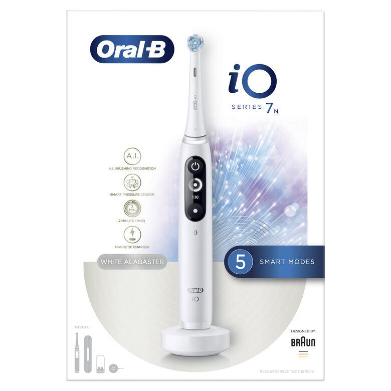Oral-B iO - 7n - Spazzolino Elettrico Ricaricabile, 1 Spazzolino Bianco Esclusivo Con Tecnologia Magnetica Rivoluzionaria, Display In Bianco E Nero, 1 Testina, 1 Custodia Da Viaggio Premium