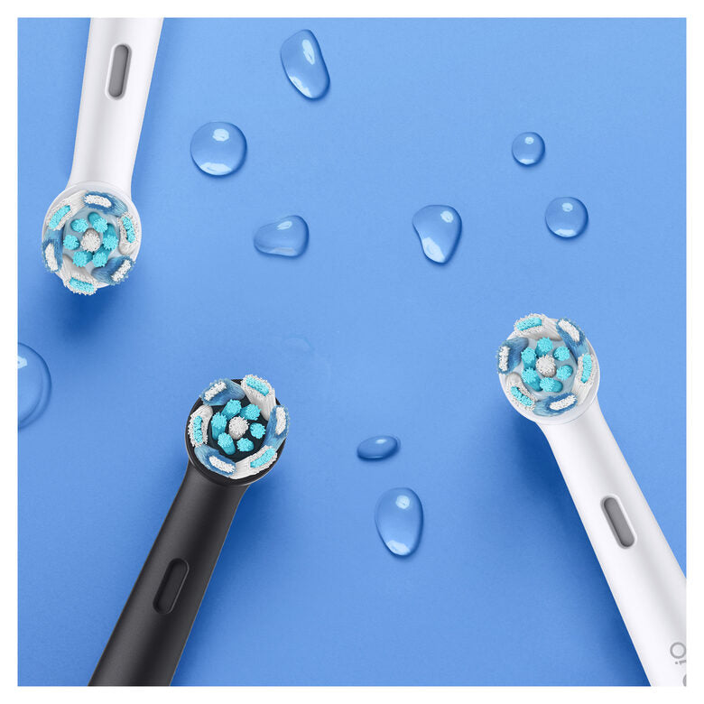 Oral-B iO - 8n - Spazzolino Elettrico Ricaricabile, 1 Spazzolino Nero Esclusivo Con Tecnologia Magnetica Rivoluzionaria, Display A Colori, 1 Testina, 1 Custodia Da Viaggio Premium
