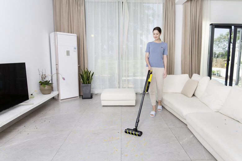Kärcher VC 4s Cordless Plus Nero, Giallo Senza sacchetto