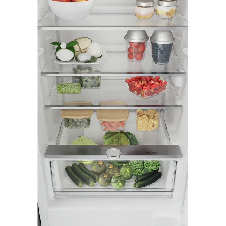 Hotpoint HAC18 T311 frigorifero con congelatore Da incasso 250 L F Bianco