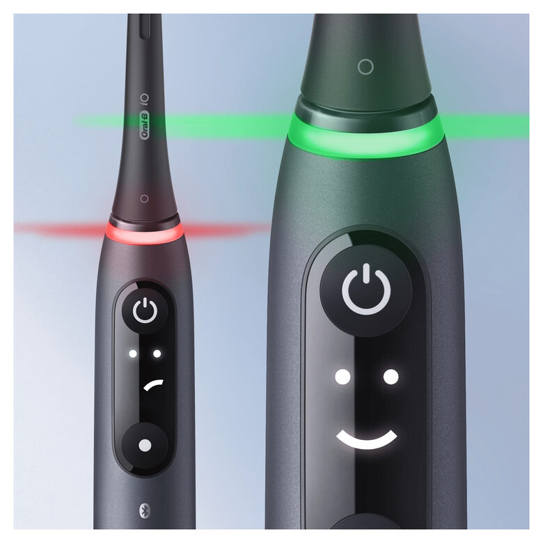 Oral-B iO 7n Spazzolino Elettrico Ricaricabile Nero Esclusivo Con Tecnologia Magnetica Rivoluzionaria, Display In Bianco E Nero, 1 Testina, 1 Custodia Da Viaggio Premium, Designed By Braun