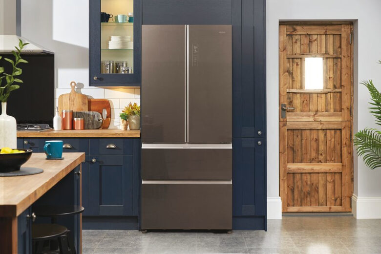 Haier FD 83 Serie 7 HB18FGSAAA frigorifero side-by-side Libera installazione 539 L E Argento, Titanio