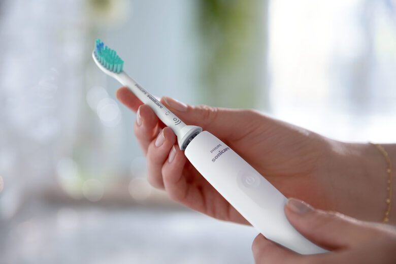 Philips 3100 series Sonicare Spazzolino Elettrico Sonico Bianco, con custodia da viaggio HX3673/13