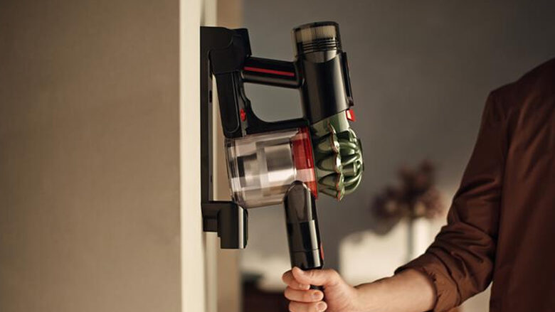 Dyson V8 Cyclone Aspirapolvere a bastone 2 in 1 Batteria Secco Senza sacchetto 0,54 L Nero