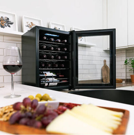 Cecotec GrandSommelier 20000  Cantinetta Vino Con Compressore Libera Installazione Nero 20 Bottiglie