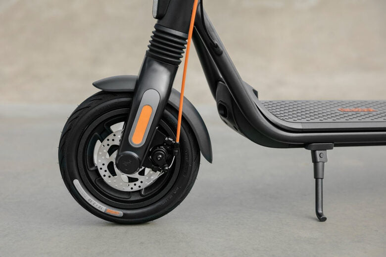 Ninebot by Segway KickScooter F2 Pro E 25 km/h Nero