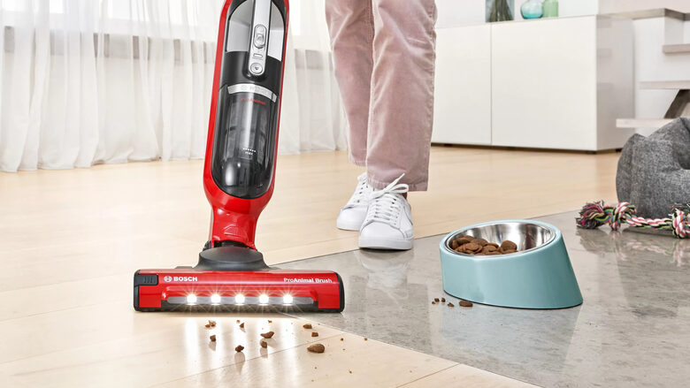 Bosch Serie 4 BBH3ZOO28 scopa elettrica Batteria Secco Senza sacchetto 0,4 L Nero, Rosso 2,15 Ah