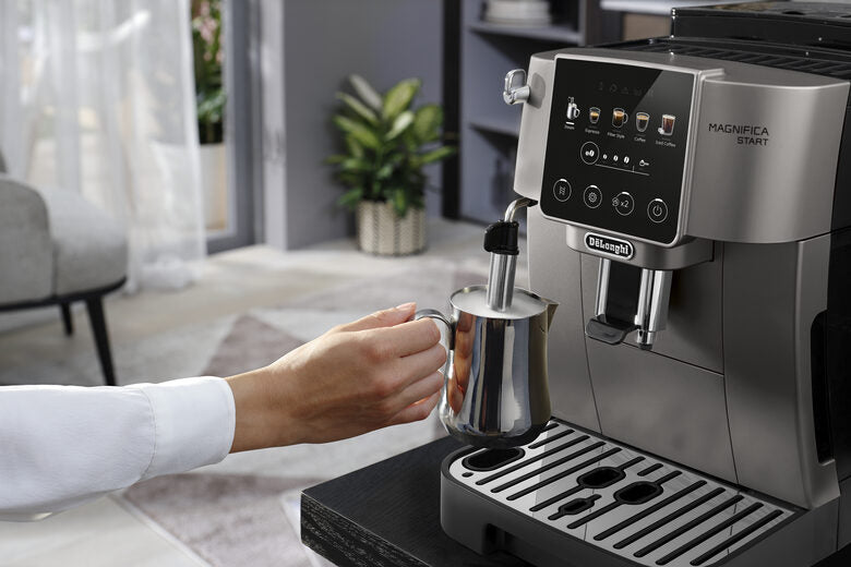 De'Longhi Magnifica Macchina da Caffè Automatica ECAM 220.50 con Macinacaffè Integrato Nero