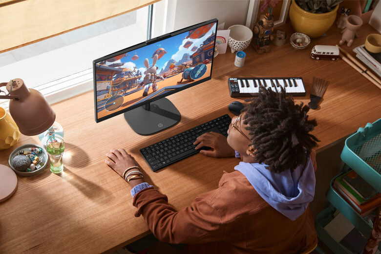 HP OmniStudio All-in-One Desktop 24-cv0015nl PC AMD Ryzen™ 5 220 60,5 cm (23.8") 1920 x 1080 Pixel 8 GB DDR5-SDRAM 512 GB SSD Windows 11 Home Wi-Fi 6 (802.11ax) Bianco